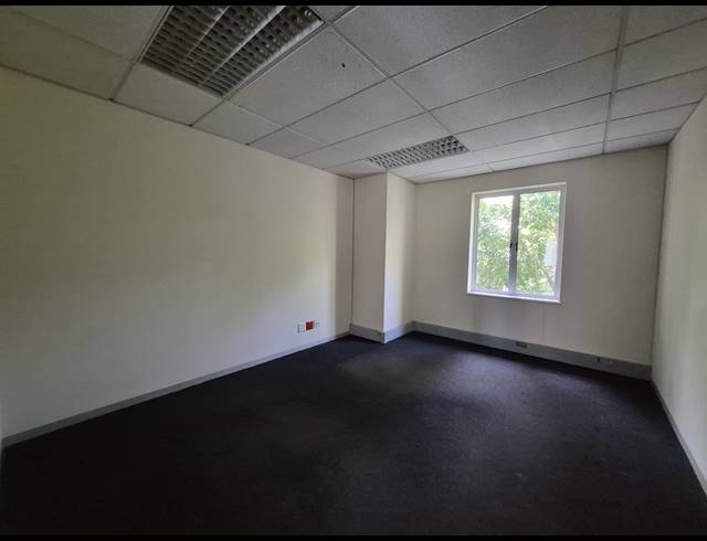 565M² OFFICE TO LET IN SANDTON CENTRAL